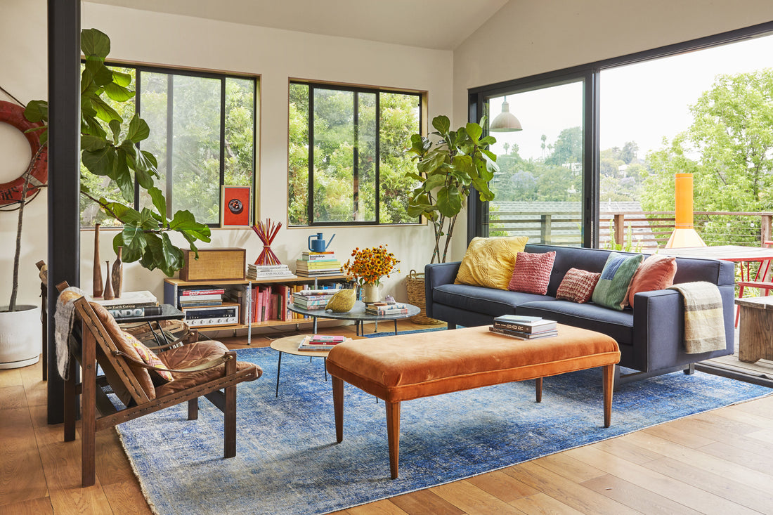🚪 The 5-Minute "Clutter Sweep" That Will Keep Your Living Room Pristine All Week
