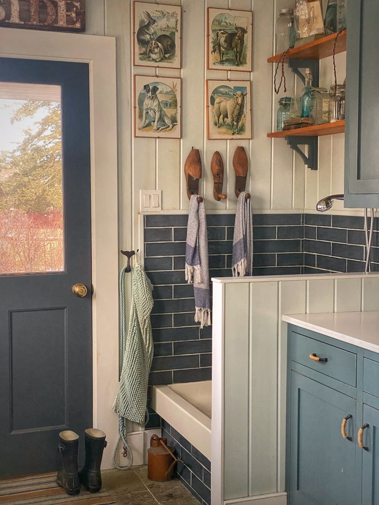 🚪 The "Drop Zone" Secret: How to Organize a Messy Entryway Like a Designer