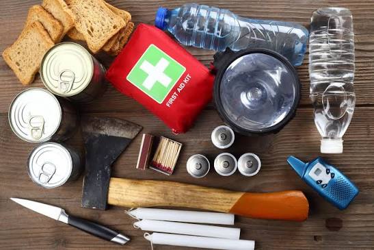 The "Doomsday" Storm Prep: 3 Sleek & Aesthetic Emergency Home Essentials Every House Needs ⛈️🕯️🛡️