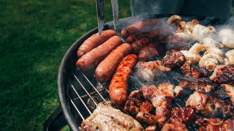 🍔 How to Host an Epic, Stress-Free Summer Backyard BBQ Party