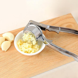 2-in-1 Garlic Press with Nutcracker