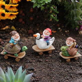 3 Pcs - Skateboarding Gnome Figurine
