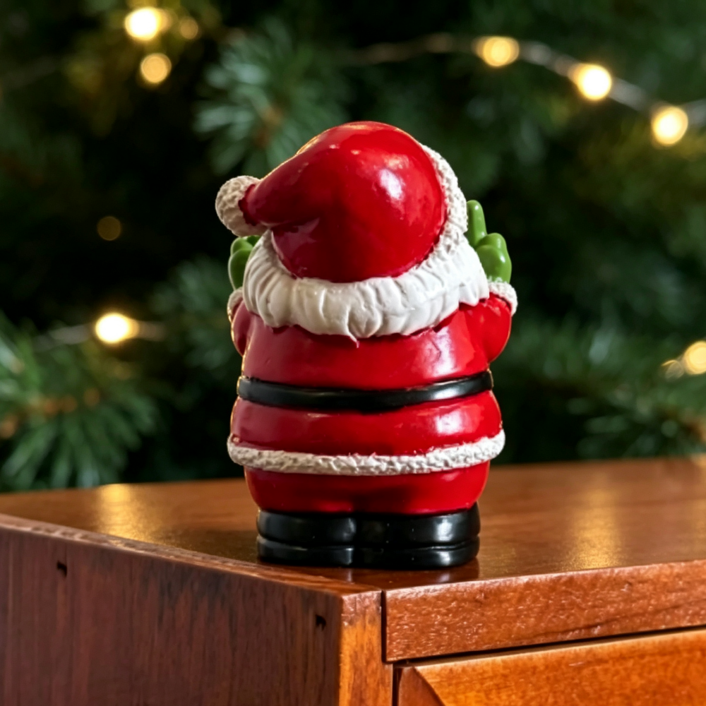 Funny Middle Finger Santa Claus Figurine - Novelty Tabletop Christmas Home Decor