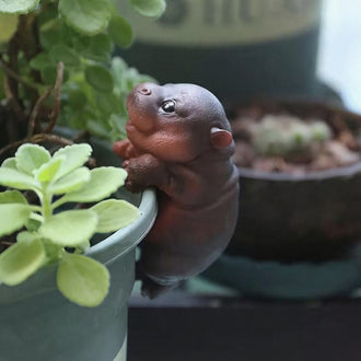 Adorable Resin Chubby Hippo Pot Hugger ‑ Flower Pot & Planter Garden Decor