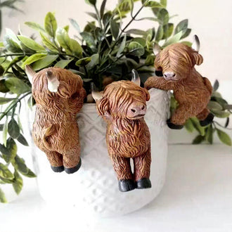 Adorable Resin Highland Cow Pot Hugger - Cute Planter Hanger for Flower Pot & Garden Decor