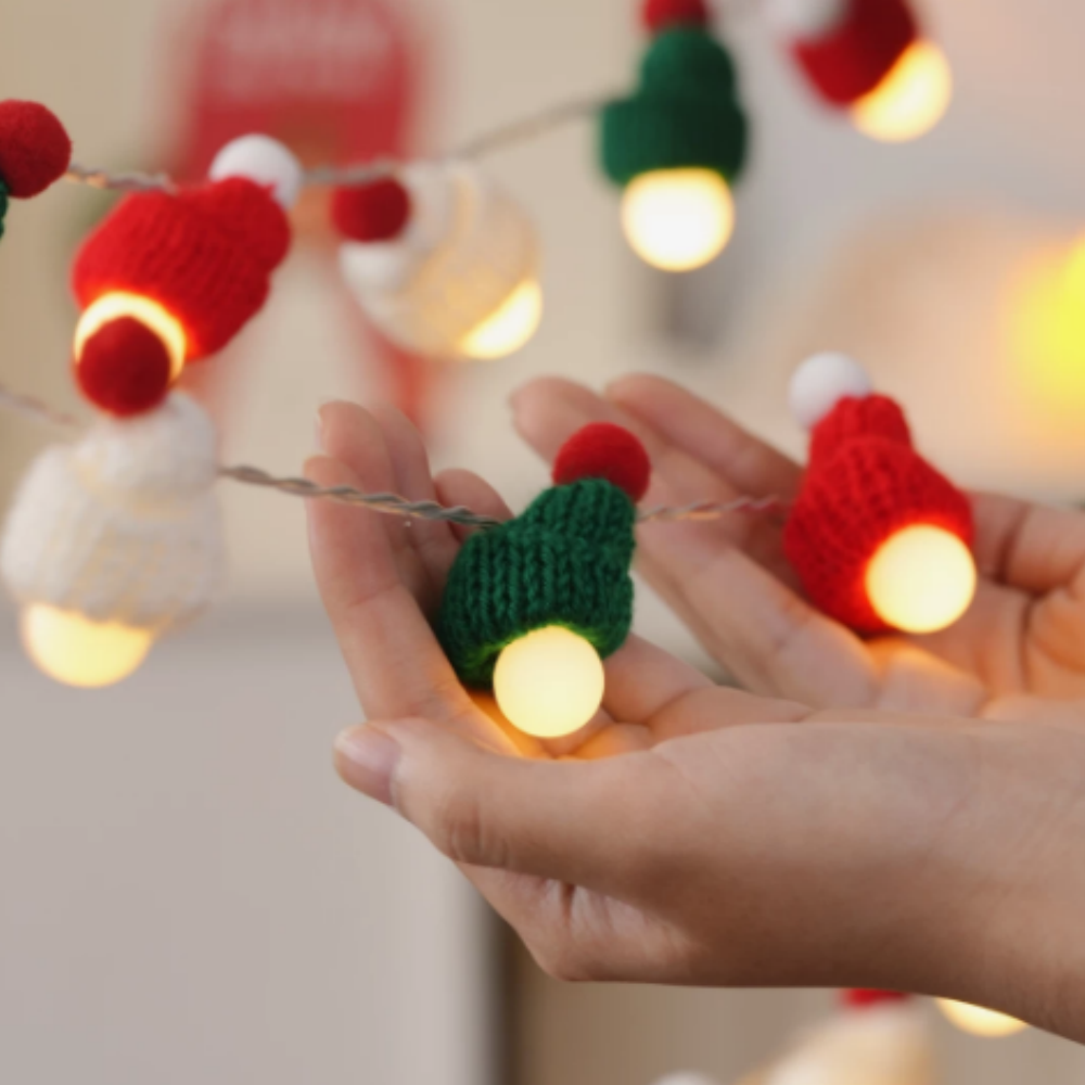 Battery Powered Christmas Knitted Mini Hat LED String Lights - 9.84Ft, 20 LED, Indoor Xmas Holiday Fairy Lighting