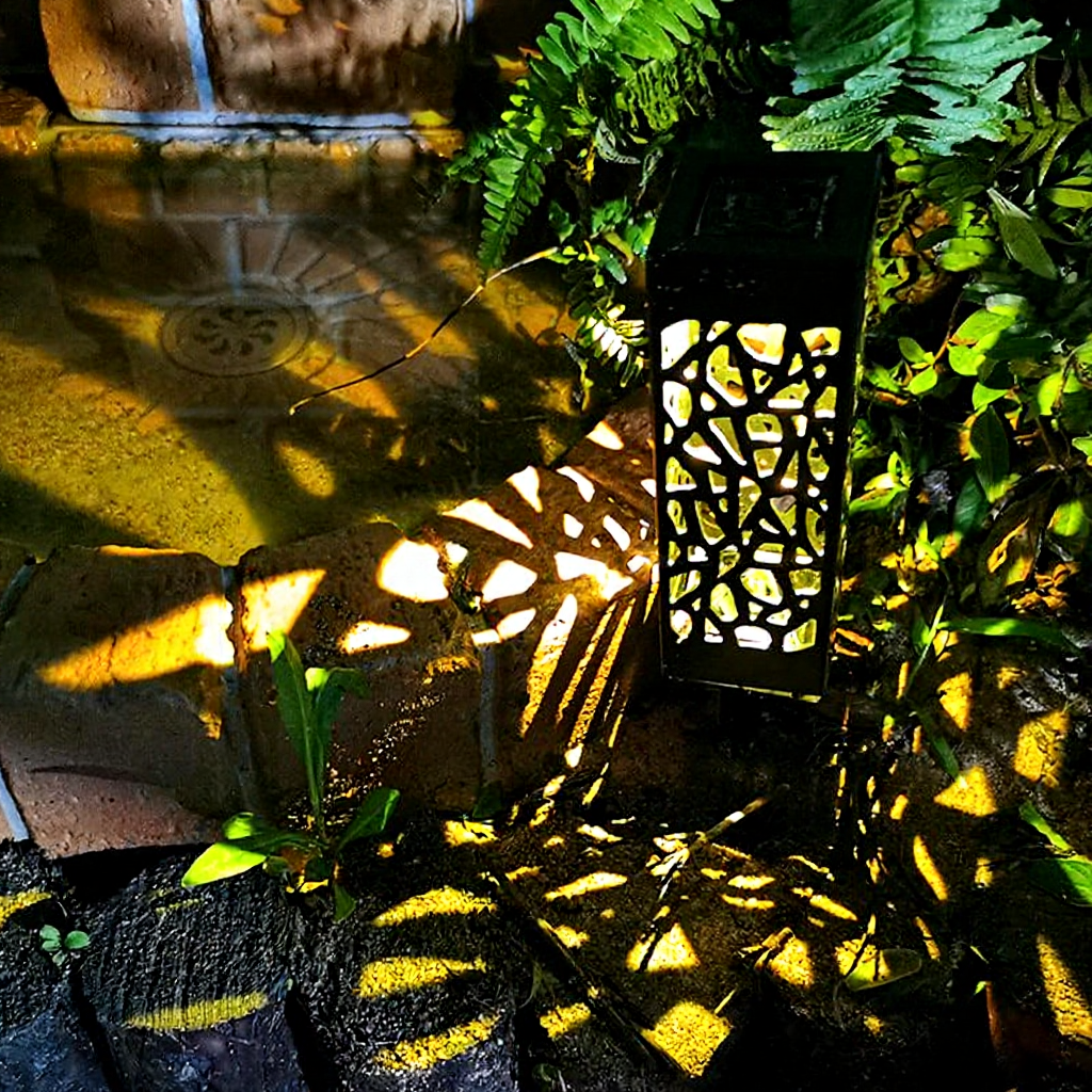 Solar Powered Vintage Outdoor Pathway Lamp - Weatherproof Yard Garden Walkway Decor Lighting
