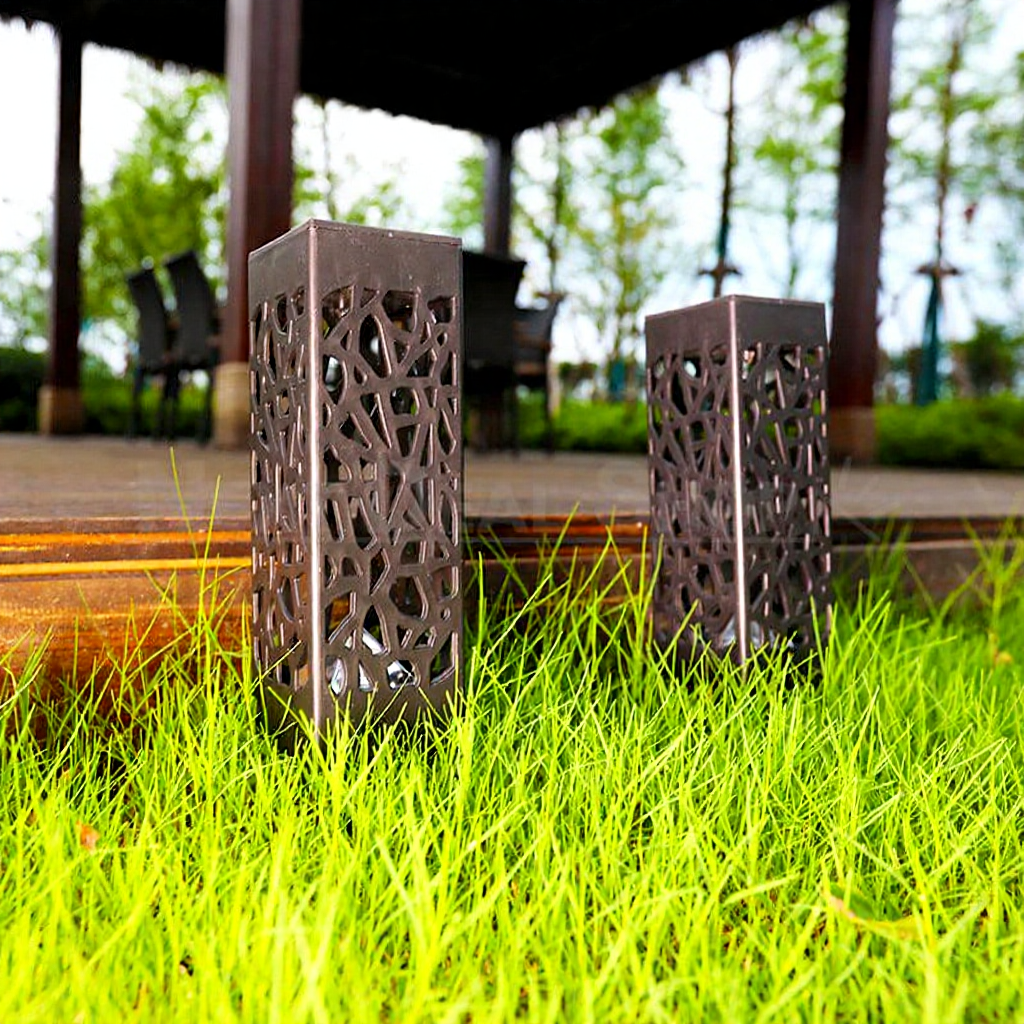 Solar Powered Vintage Outdoor Pathway Lamp - Weatherproof Yard Garden Walkway Decor Lighting