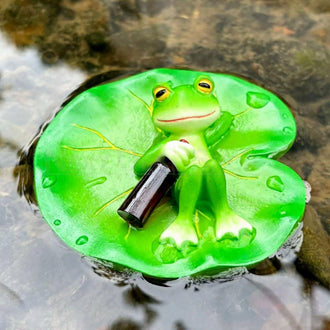Whimsical Resin Floating Tipsy Frog On Lotus‑Leaf Figurine ‑ 4-Inch, Pond & Lawn Garden Decor
