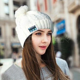 Wireless Pom Pom Hat with Built-in Speakers & Bluetooth